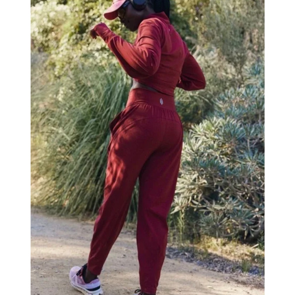 (S) NWOT $148 Free‎ People Never Better Structured Joggers Crimson - Picture 5 of 8